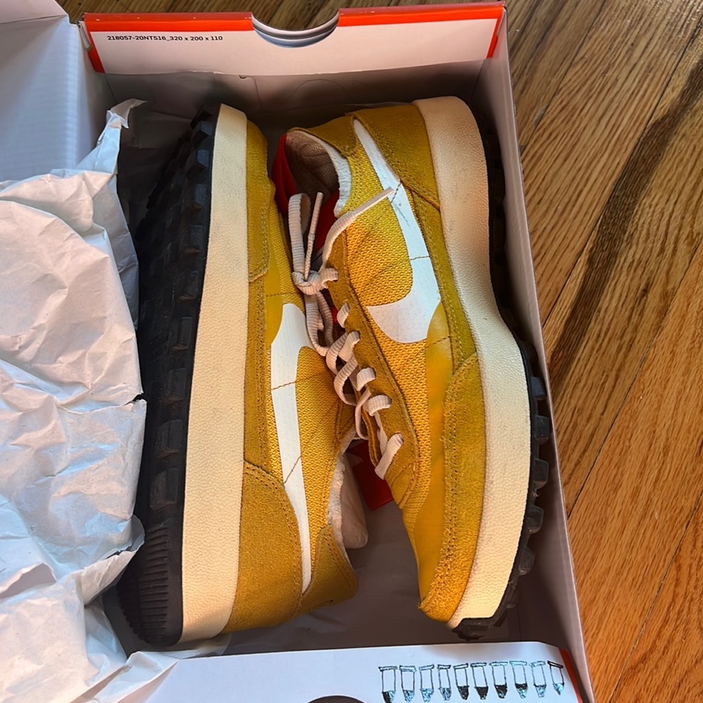 Nike Women's Yellow White Daybreak-Type Sneakers